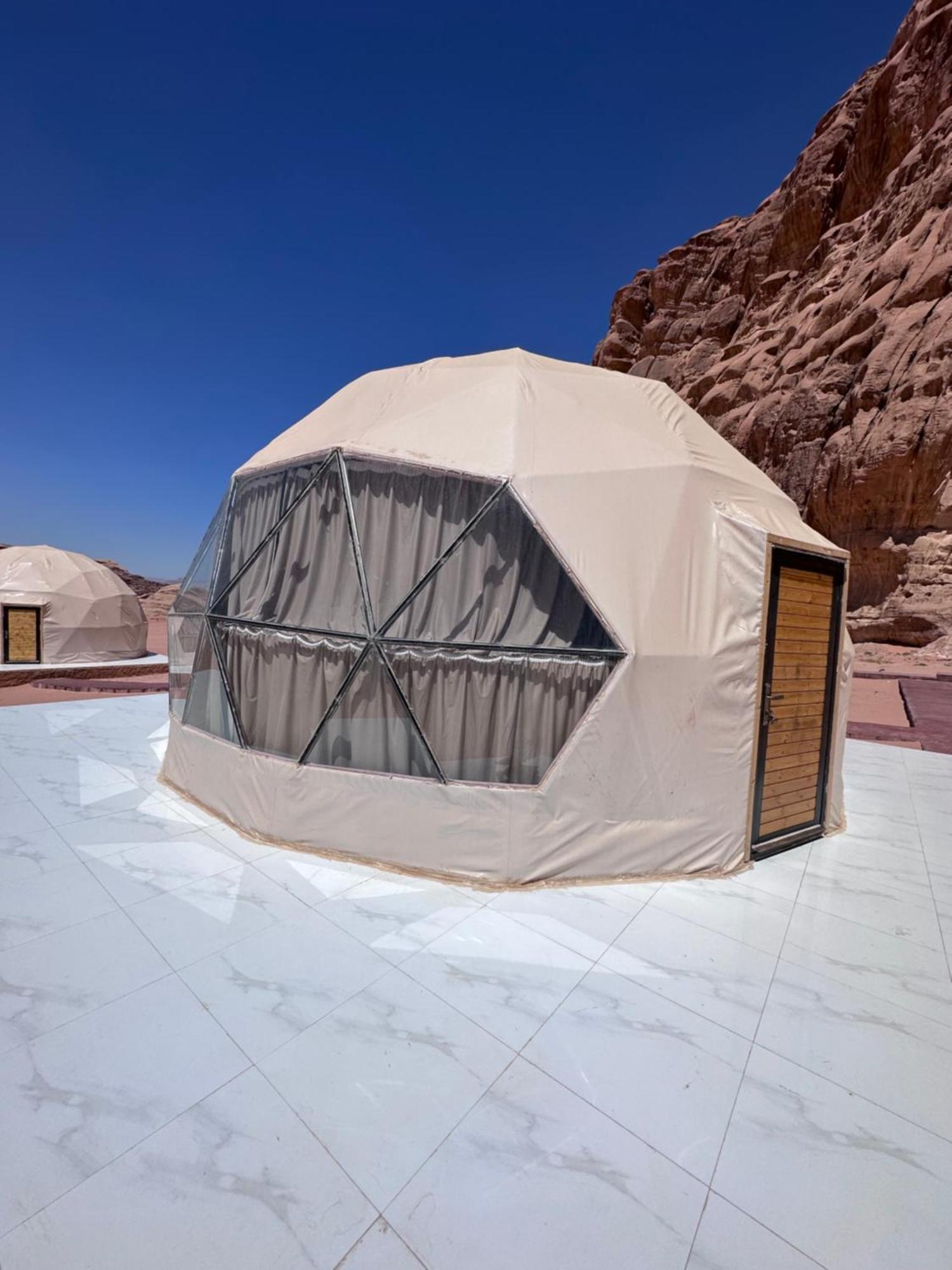 ホテル Wadi Rum Bedouin Style Camp エクステリア 写真