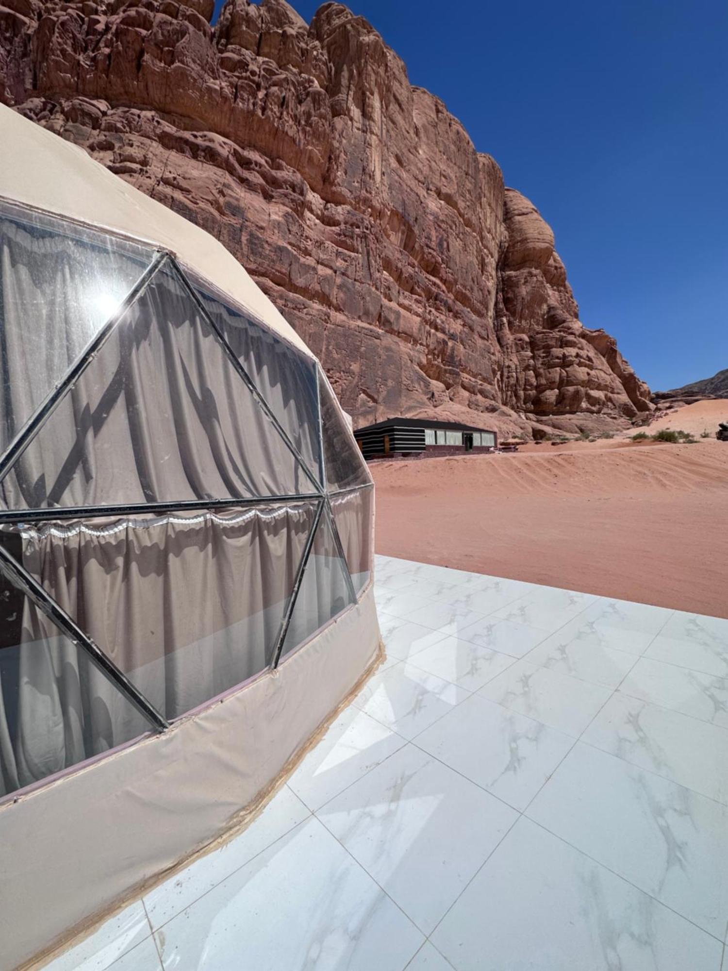 ホテル Wadi Rum Bedouin Style Camp エクステリア 写真