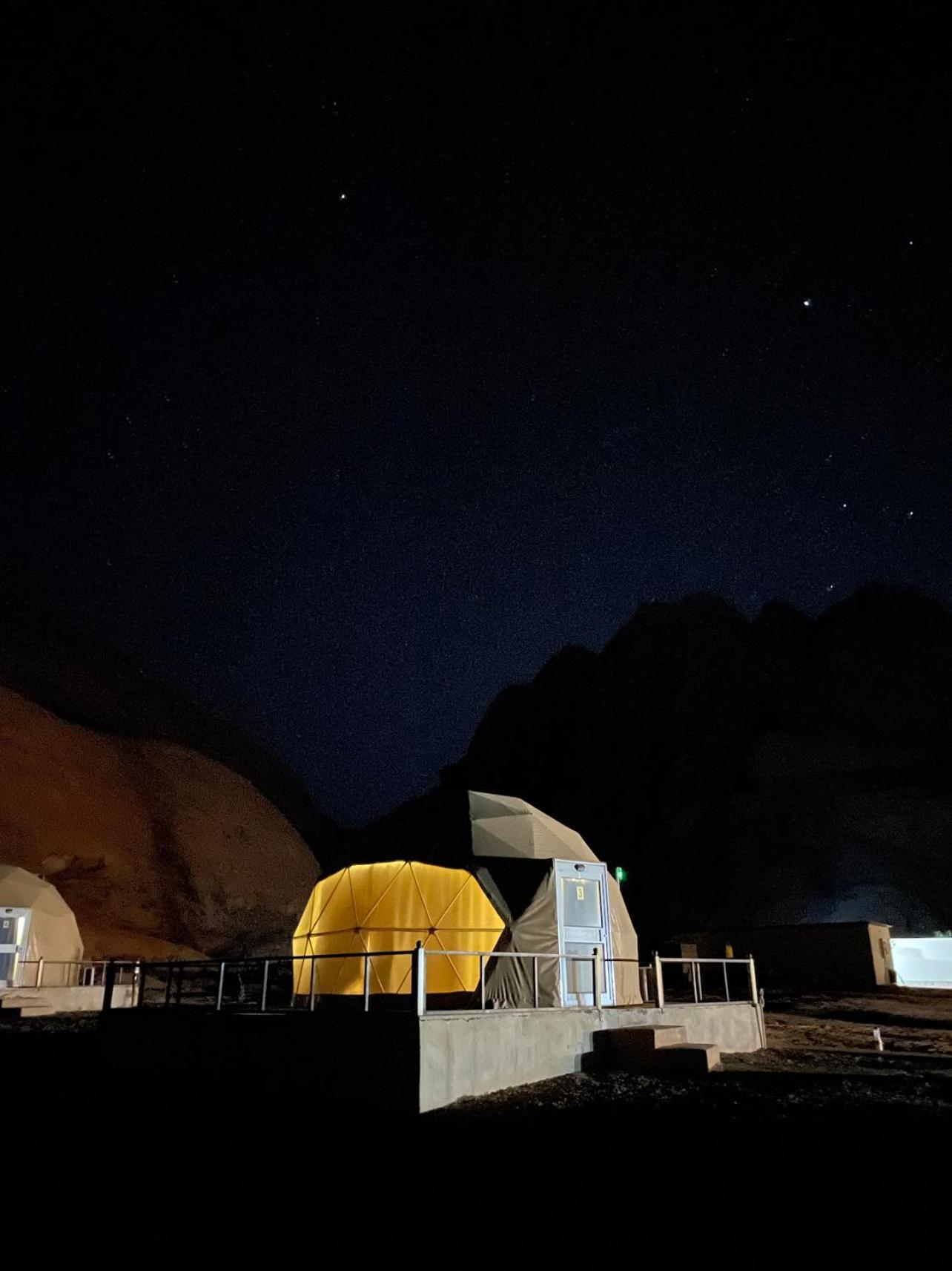 ホテル Wadi Rum Bedouin Style Camp エクステリア 写真