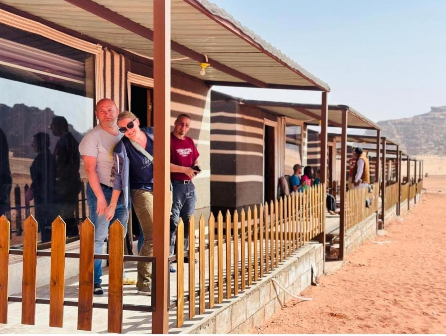 ホテル Wadi Rum Bedouin Style Camp エクステリア 写真