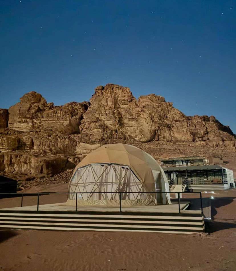 ホテル Wadi Rum Bedouin Style Camp エクステリア 写真