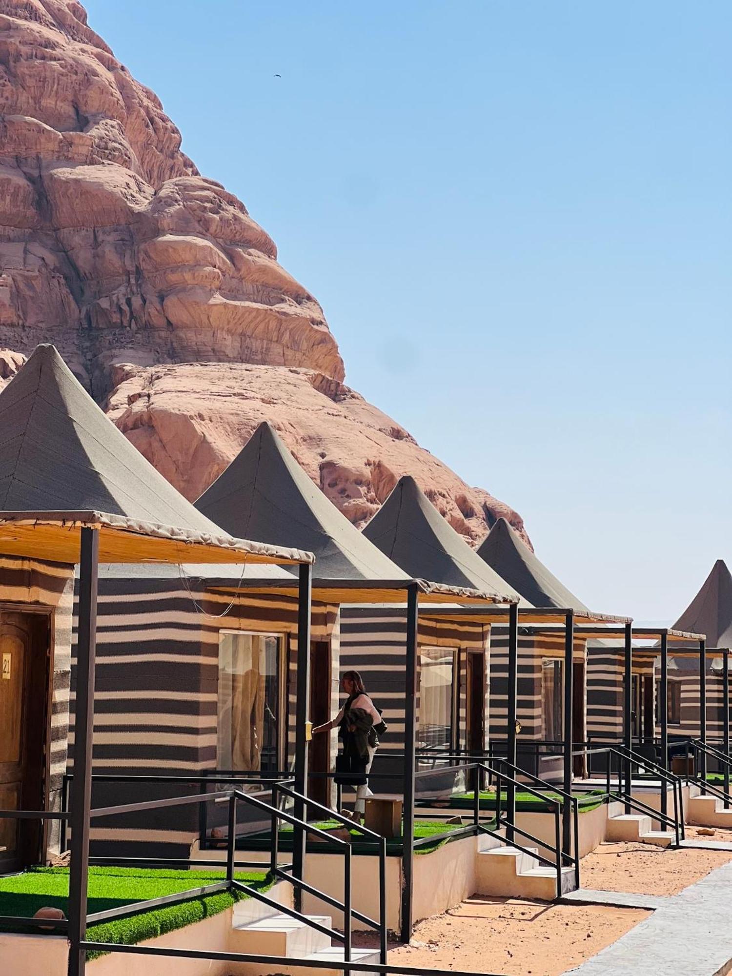 ホテル Wadi Rum Bedouin Style Camp エクステリア 写真